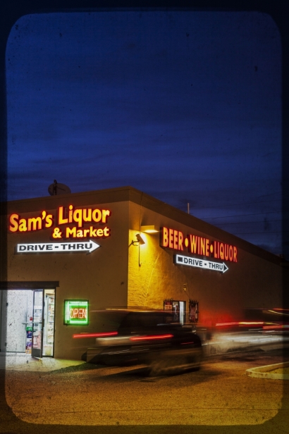 Sam's Liquor and Market sign