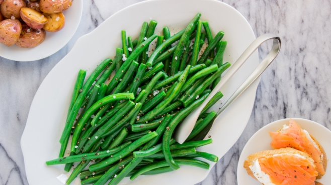 Tender green bean salad with potato and fish