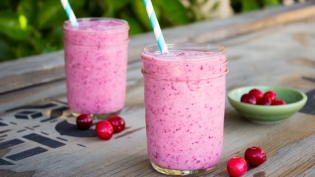 Cranberry, Goat Cheese & Allspice Smoothie